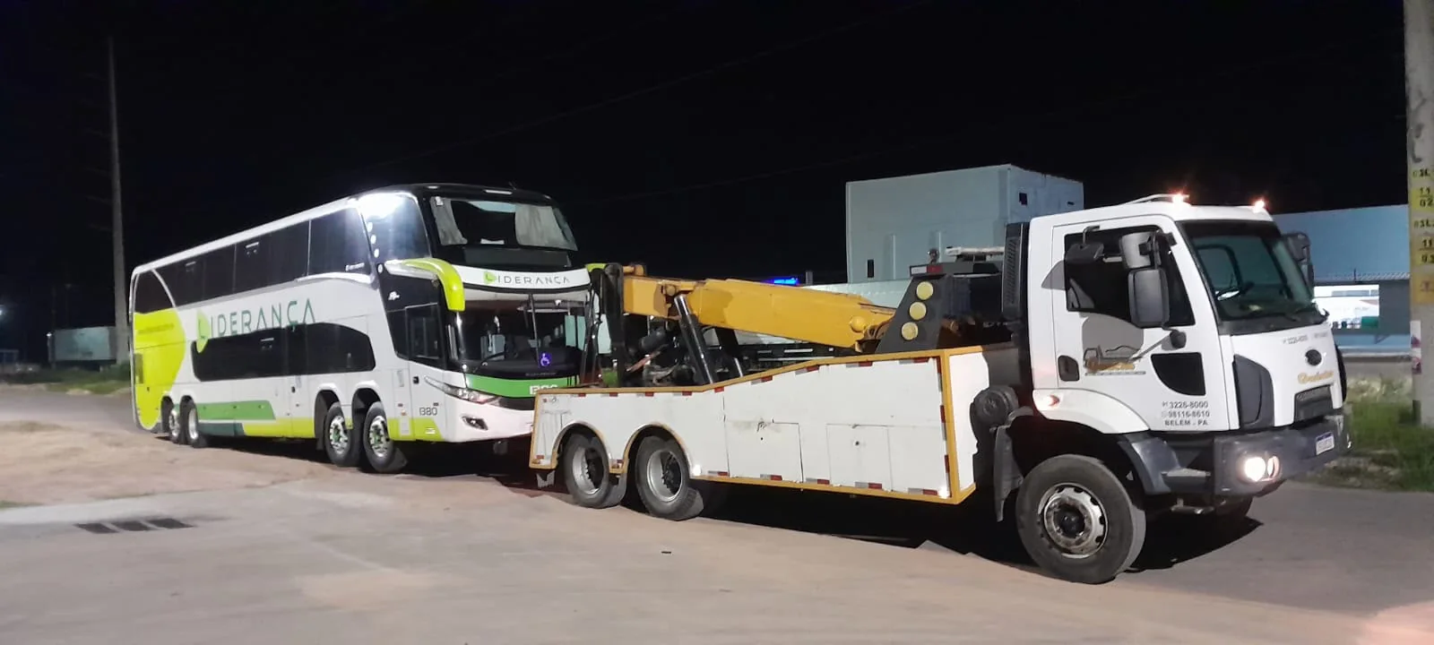 Ônibus em operação de transporte